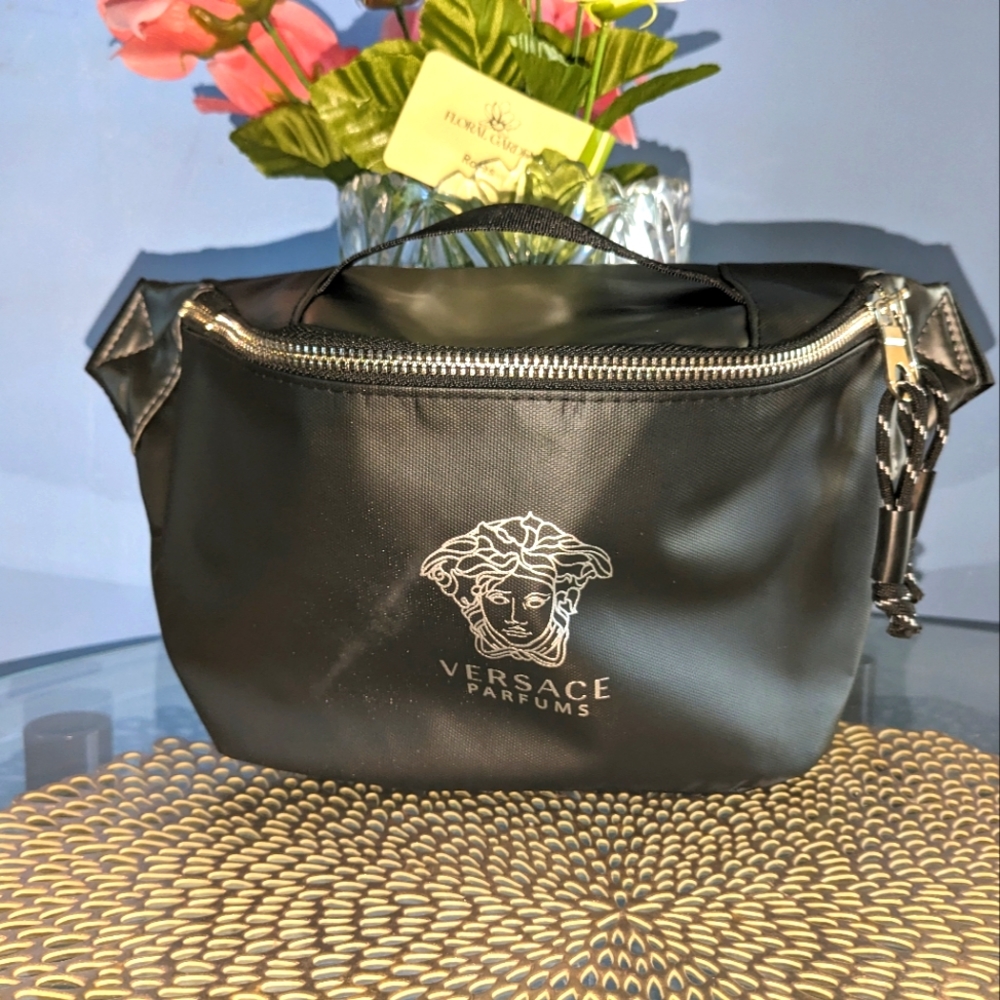 Versace - Picture 5 of 8